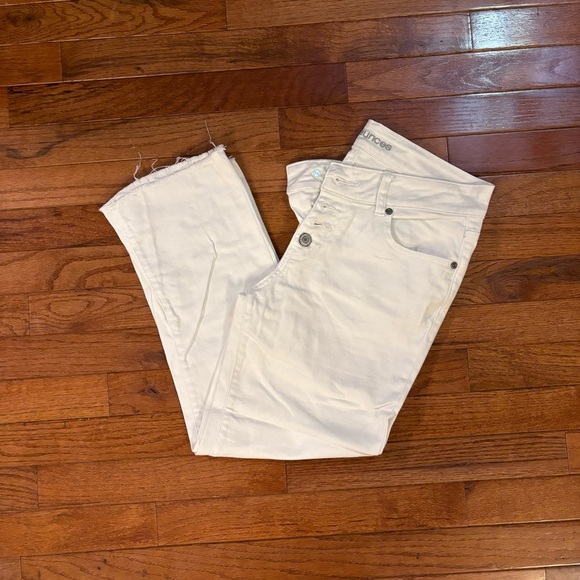 Maurice’s women’s white jeans size 6 - Picture 1 of 7